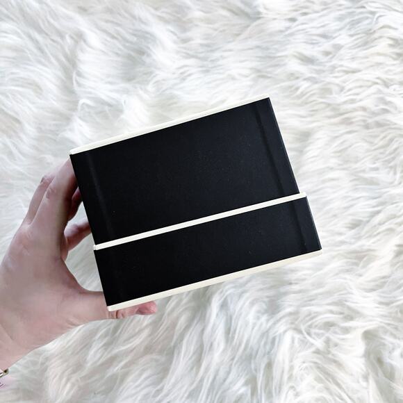 Jo Malone Candle Box with Bow - Picture 3 of 6